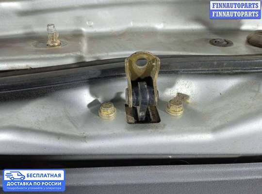 Ограничитель двери на Nissan Tino V10
