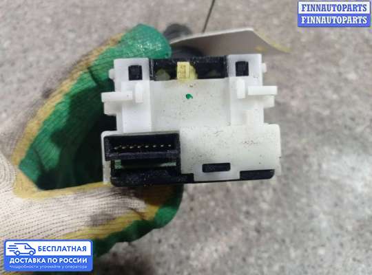 Подрулевой переключатель на Nissan Qashqai I (J10)