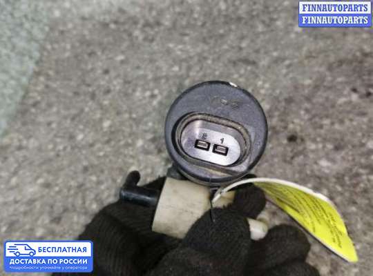 Моторчик (насос) омывателя на Volkswagen Golf IV (1J)