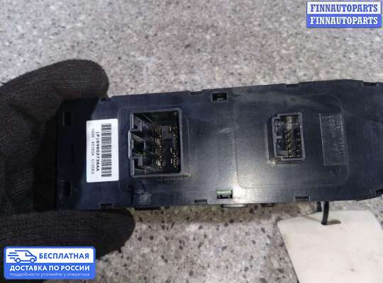 Блок управления стеклоподъёмниками на Chrysler 300C I (LX)