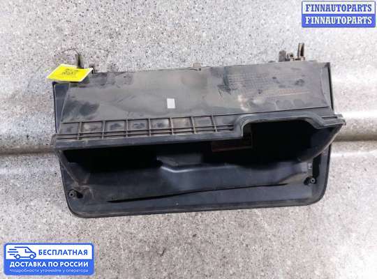 Бардачок (вещевой ящик) на Toyota Yaris P13