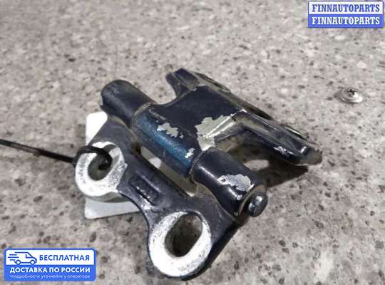 Петля двери на Mercedes-Benz E (W210)