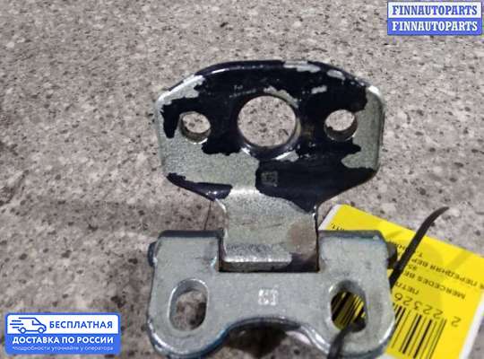 Петля двери на Mercedes-Benz E (W210)