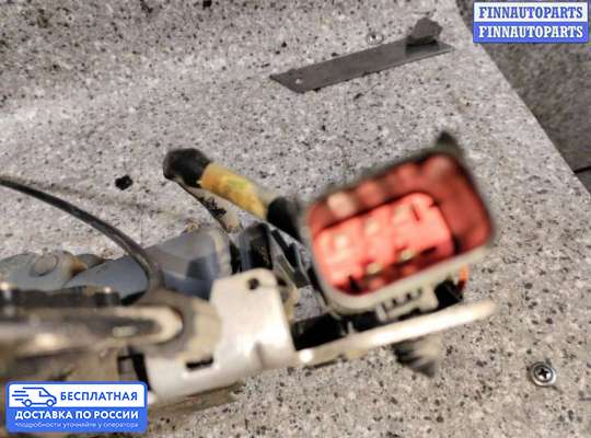 Замок боковой двери на Chrysler Voyager IV (RG)