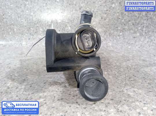 Фланец (тройник) системы охлаждения на Volkswagen Transporter T5