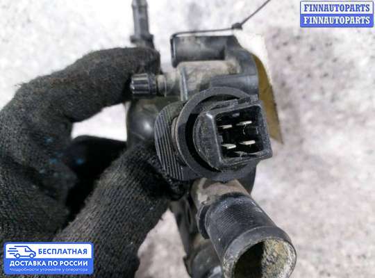 Корпус термостата на Renault Laguna II