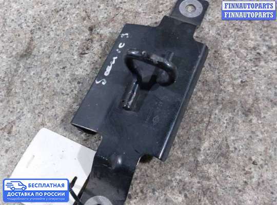 Петля капота на Renault Scenic III