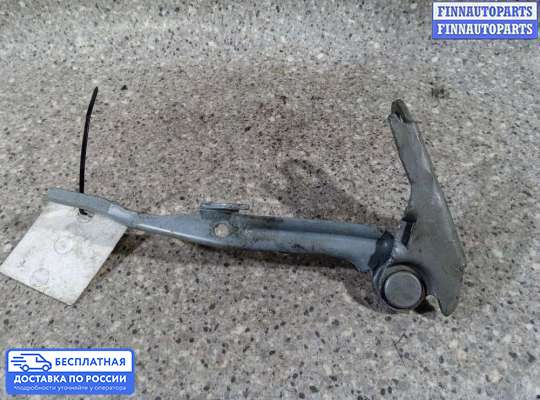 Петля капота на Hyundai Trajet