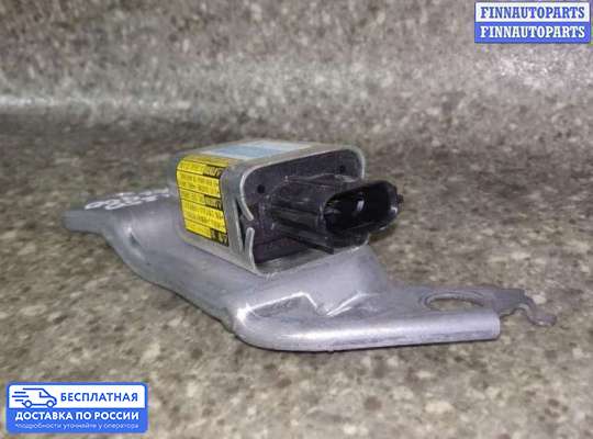 Датчик удара (Airbag) на Lexus RX II (XU30)