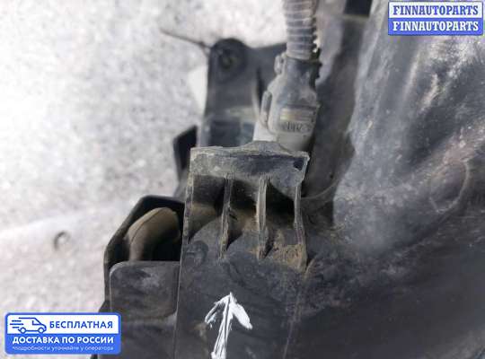 Фара передняя на Hyundai Matrix