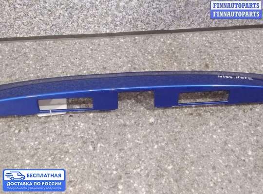 Планка подсветки номера на Nissan Note (E11)