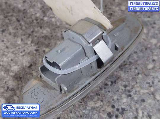 Повторитель поворота в крыло на Peugeot 207
