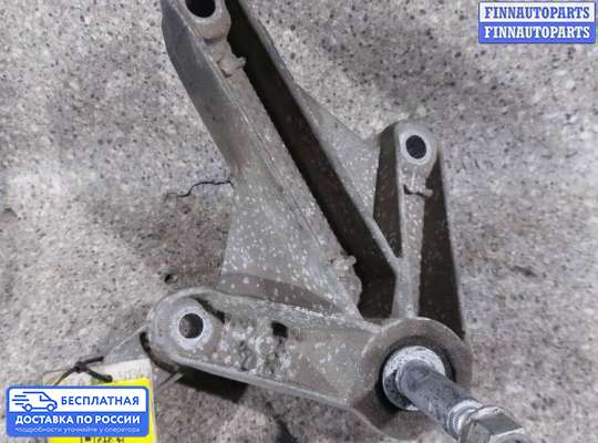 Кронштейн КПП на Renault Logan I