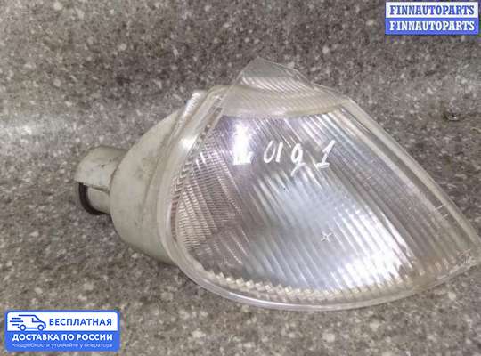 Поворотник передний на Renault Laguna I