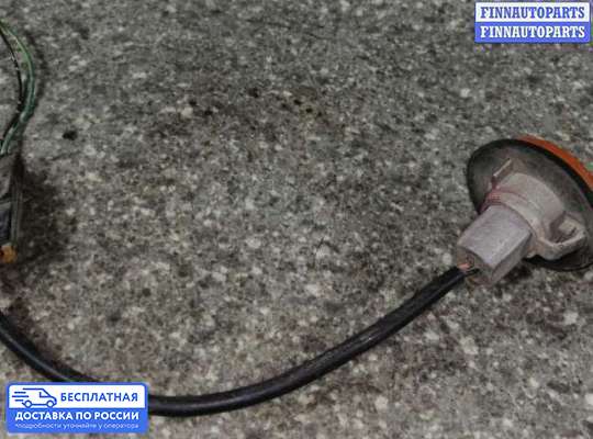 Повторитель поворота в крыло на Nissan Micra (K11)