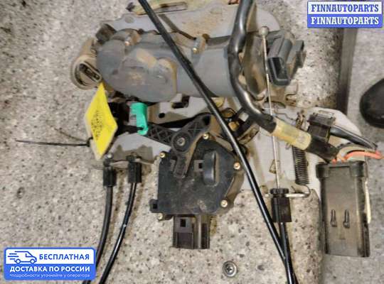 Замок боковой двери на Chrysler Voyager IV (RG)