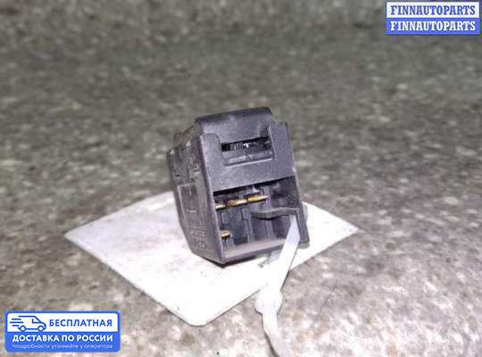 Блок управления стеклоподъёмниками на Volkswagen Bora (1J2)