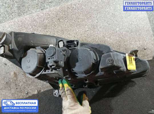 Фара передняя на Peugeot 607