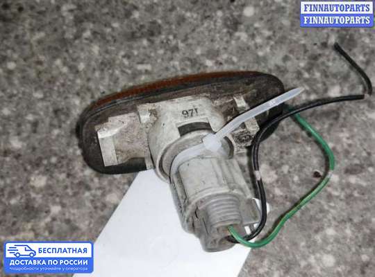 Повторитель поворота в крыло на Nissan Almera I N15