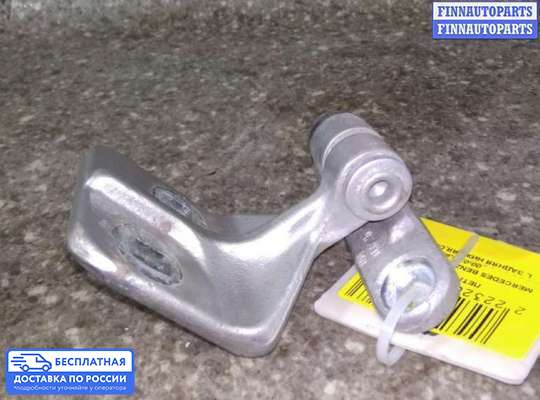 Петля двери на Mercedes-Benz C (W203)