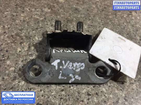 Петля крышки багажника на Toyota Verso AR20
