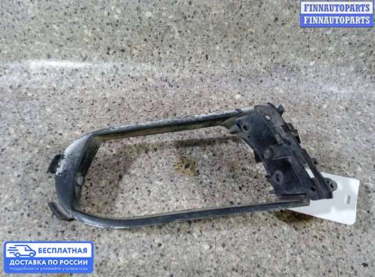 Решетка (заглушка) бампера на Renault Laguna I