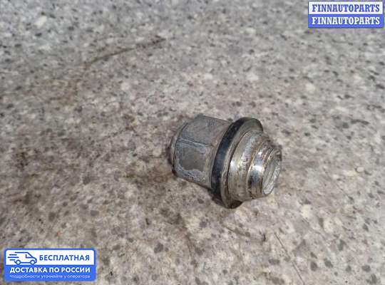 Болт колесный (гайка) на Hyundai Trajet
