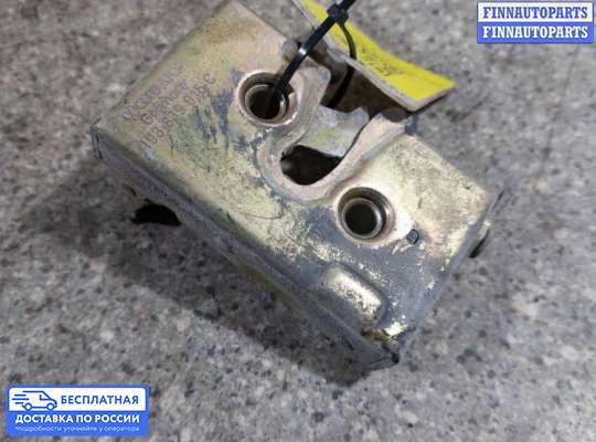 Замок боковой двери на Volkswagen Golf II (1G)