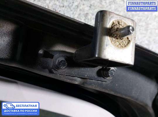 Петля крышки багажника на Renault Scenic III