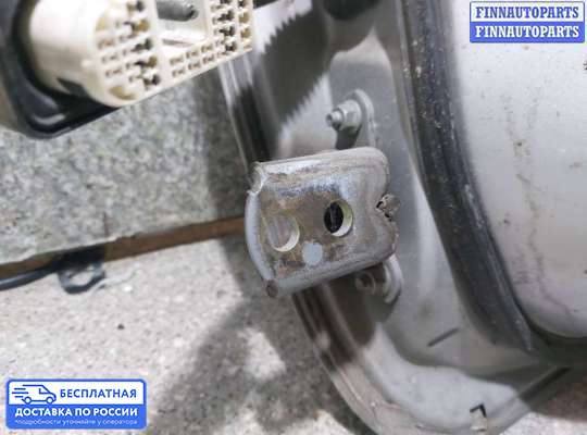 Петля двери на Nissan Maxima QX III (A33)