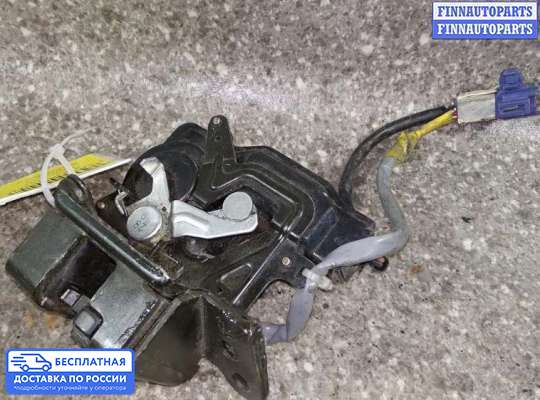 Замок багажника на Toyota Avensis II (T250)
