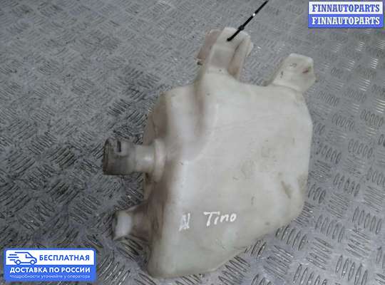 Бачок омывателя на Nissan Tino V10