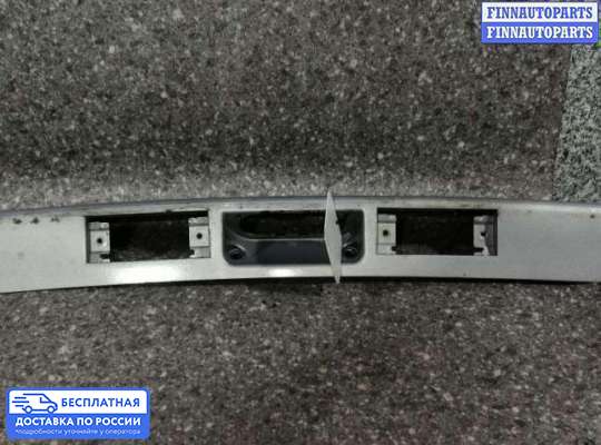 Планка подсветки номера на Chrysler Voyager IV (RG)