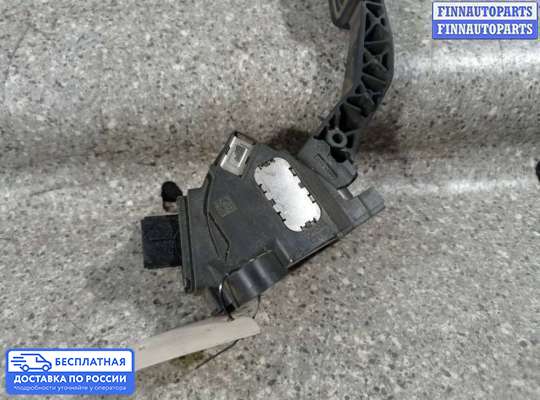 Педальный узел (педаль) на Toyota Yaris P9