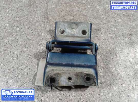 Петля крышки багажника на Chrysler Voyager IV (RG)