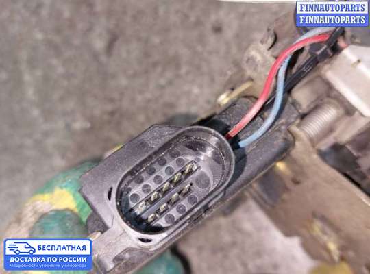 Замок боковой двери на Audi A6 (C5)