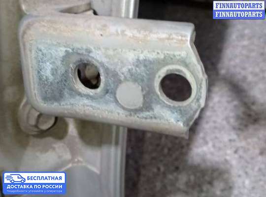 Петля двери на Toyota Yaris P9