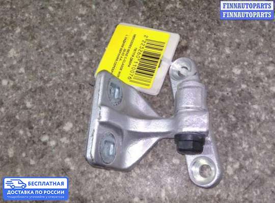 Петля двери на Mercedes-Benz C (W203)