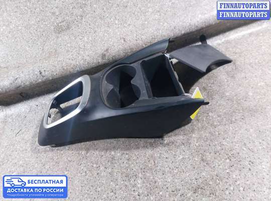 Консоль салона на Toyota Yaris P13
