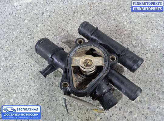 Корпус термостата на Renault Laguna II