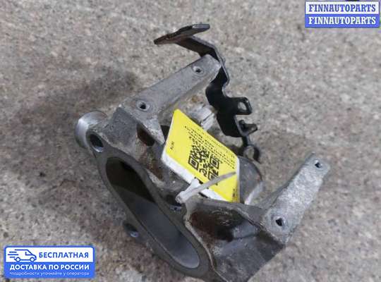 Фланец (тройник) системы охлаждения на Ford Focus II