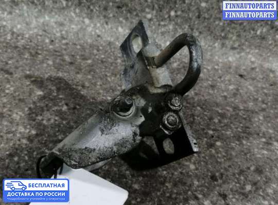 Петля двери на Audi A6 (C4)