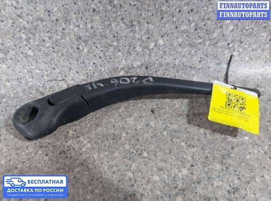 Поводок дворника на Peugeot 206