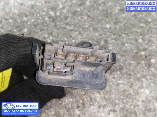 Резистор (сопротивление) отопителя на Volkswagen Golf III (1H)