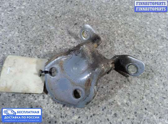 Петля двери на Mazda Premacy