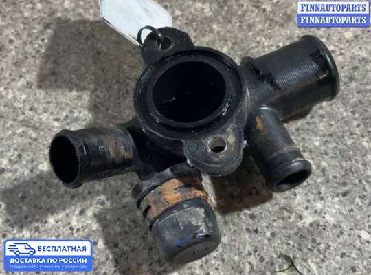 Фланец (тройник) системы охлаждения на Peugeot Expert I (222)