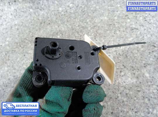 Моторчик заслонки печки на Citroen Xsara Picasso