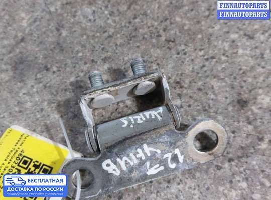 Петля крышки багажника на Toyota Auris II (E180)