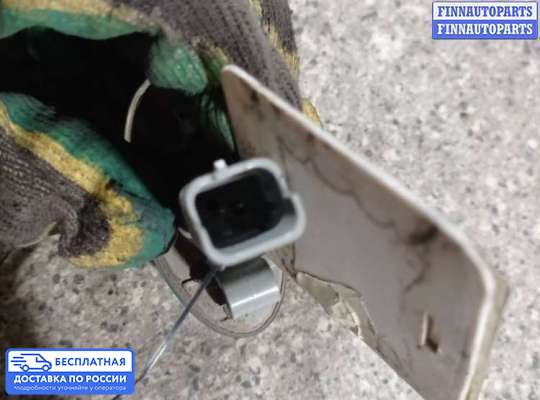 Повторитель поворота в крыло на Peugeot 307