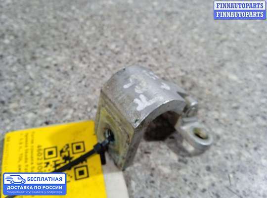 Петля крышки багажника на Skoda Roomster (5J)